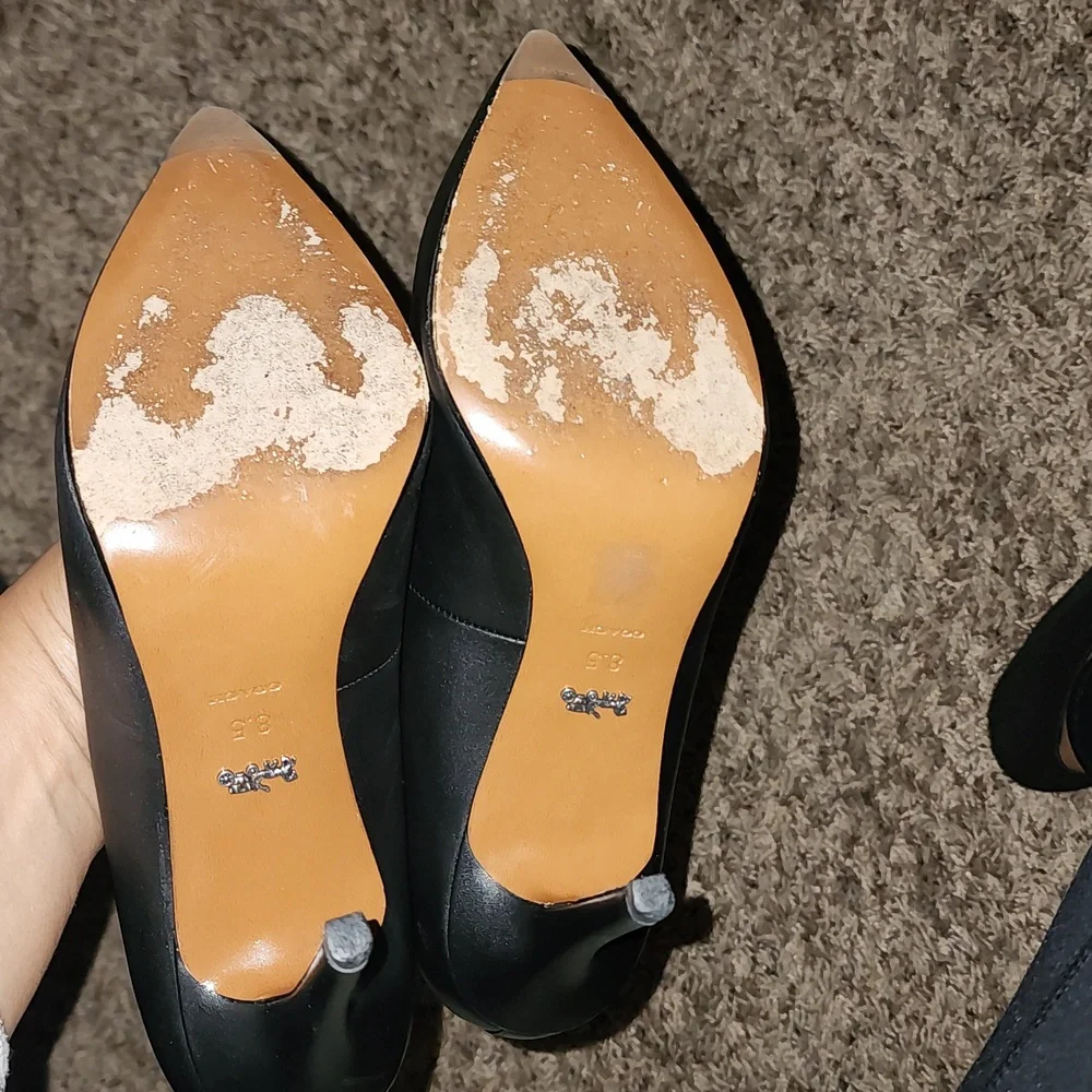 COACH PERFECT BLACK LEATHER EUC PUMPS SIZE 8.5M